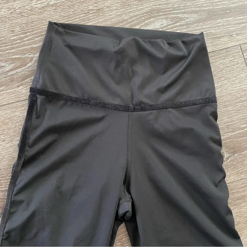 NIKE Yoga High Rise Velour Stripe Tights Size Small Black